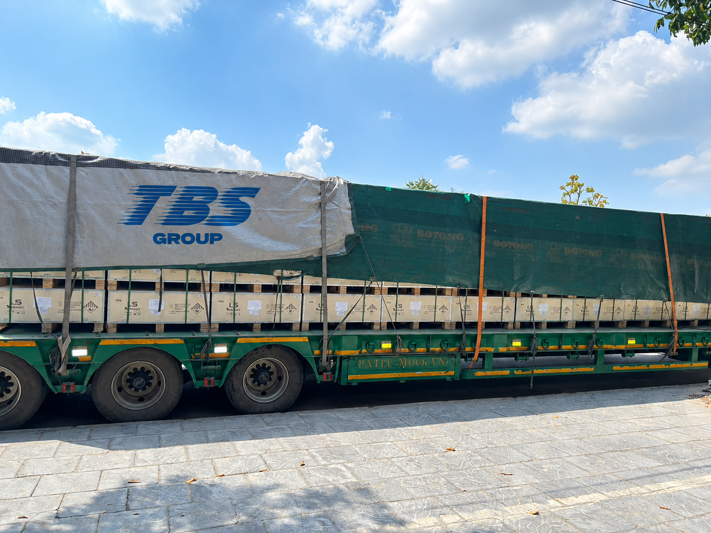 TBS Group thăm hỏi cán bộ Hải quan nhân ngày Truyền thống